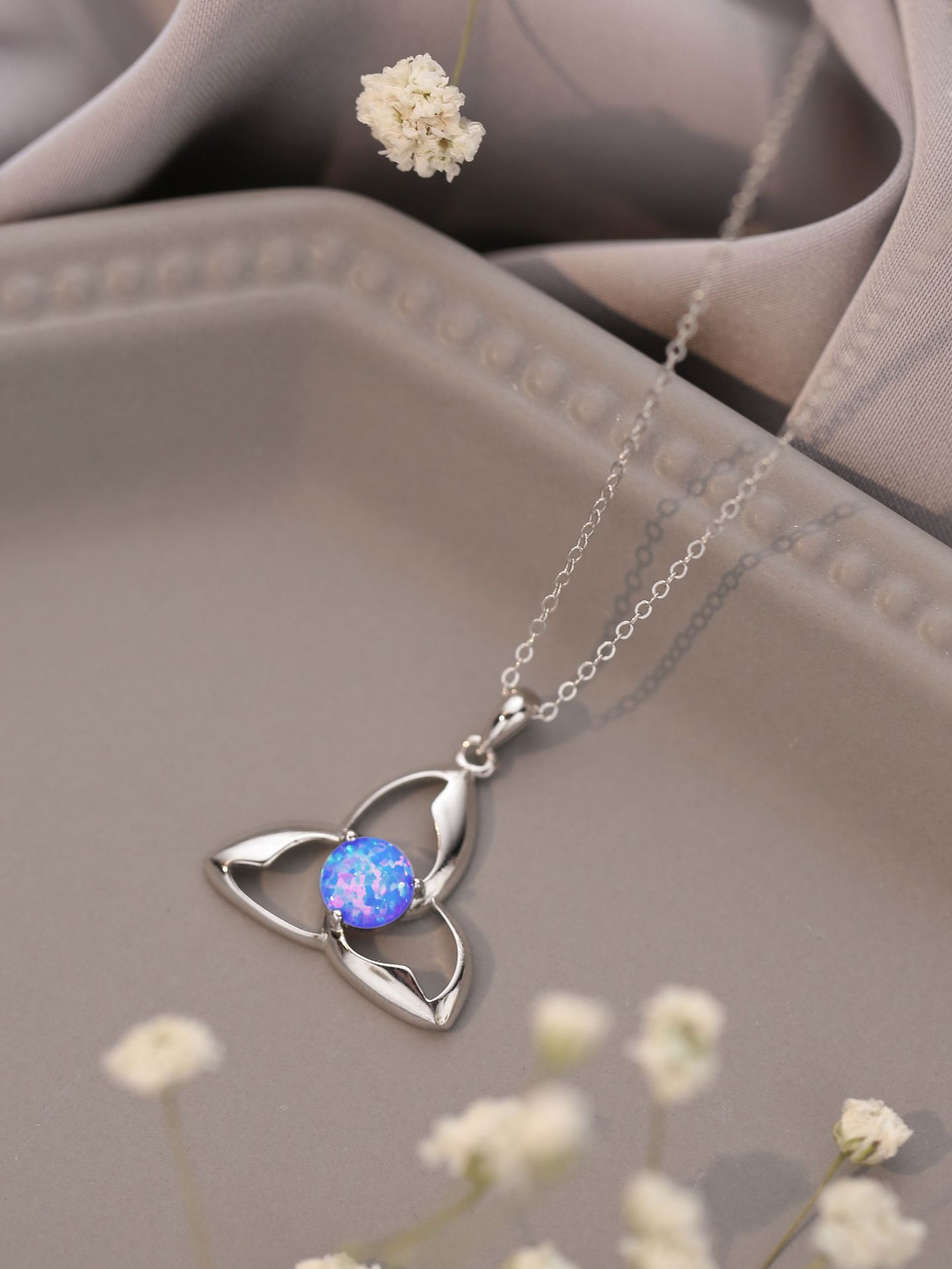 925 Silver Pendant With Silver Chain